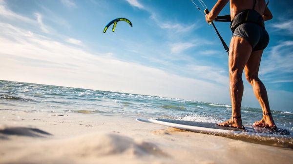 Evolution du kitesurf vers le kitefoil : guide de transition